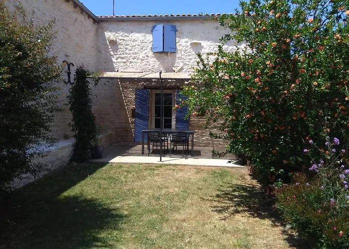 Hébergement de vacances Le De L'aubray, Avec Piscine Trizay