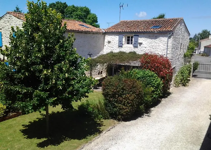 Hébergement de vacances Le De L'aubray, Avec Piscine