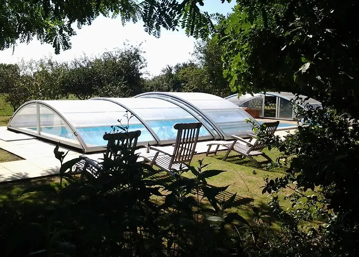 Le De L'aubray, Avec Piscine Trizay