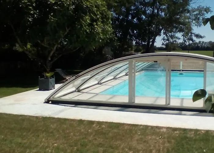 Le De L'aubray, Avec Piscine Hébergement de vacances *