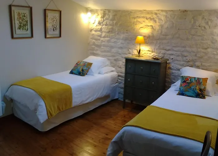 Le De L'aubray, Avec Piscine Trizay