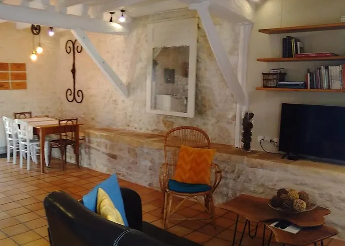 Le De L'aubray, Avec Piscine *